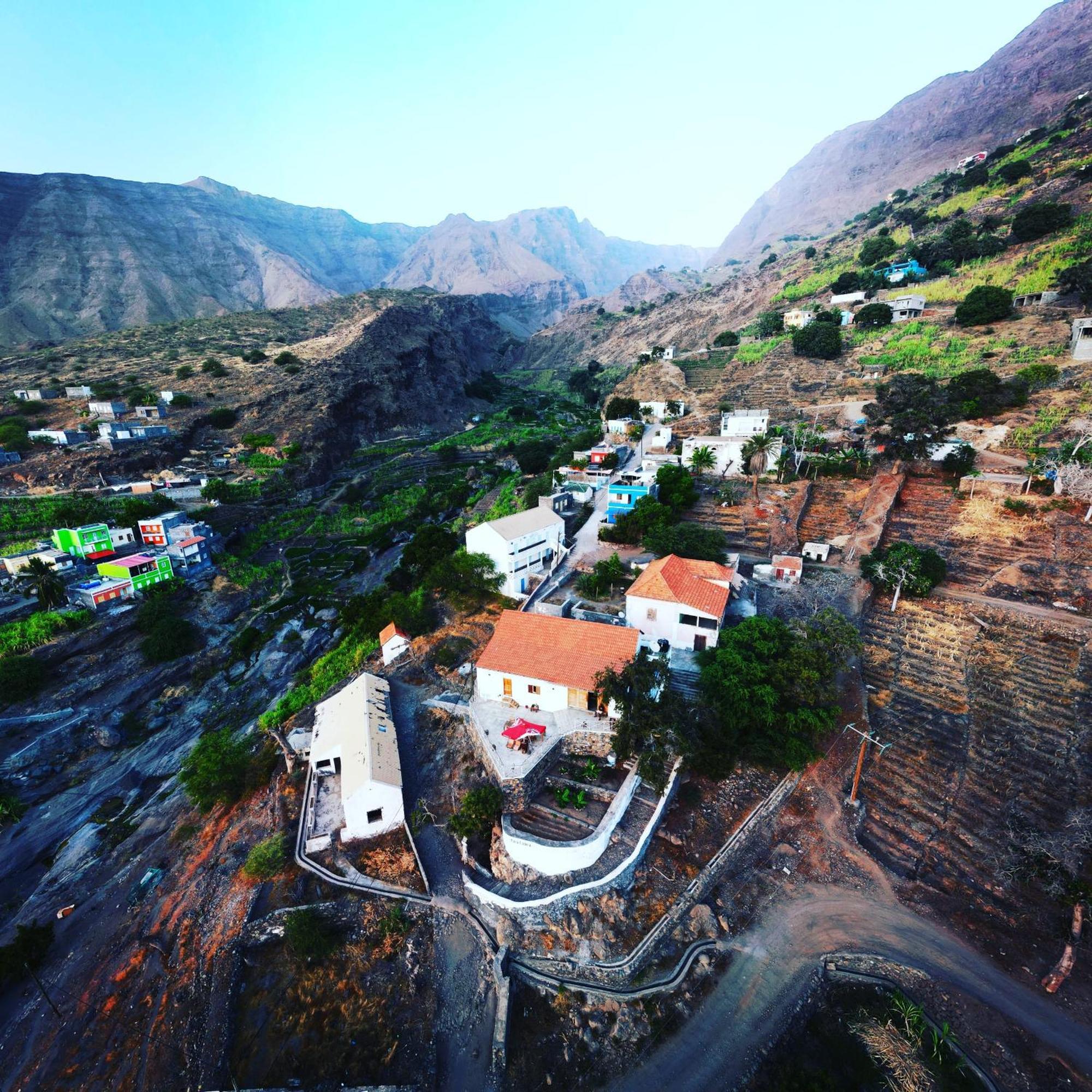 Bed and Breakfast Kaza Ladera Seladinha Exterior foto