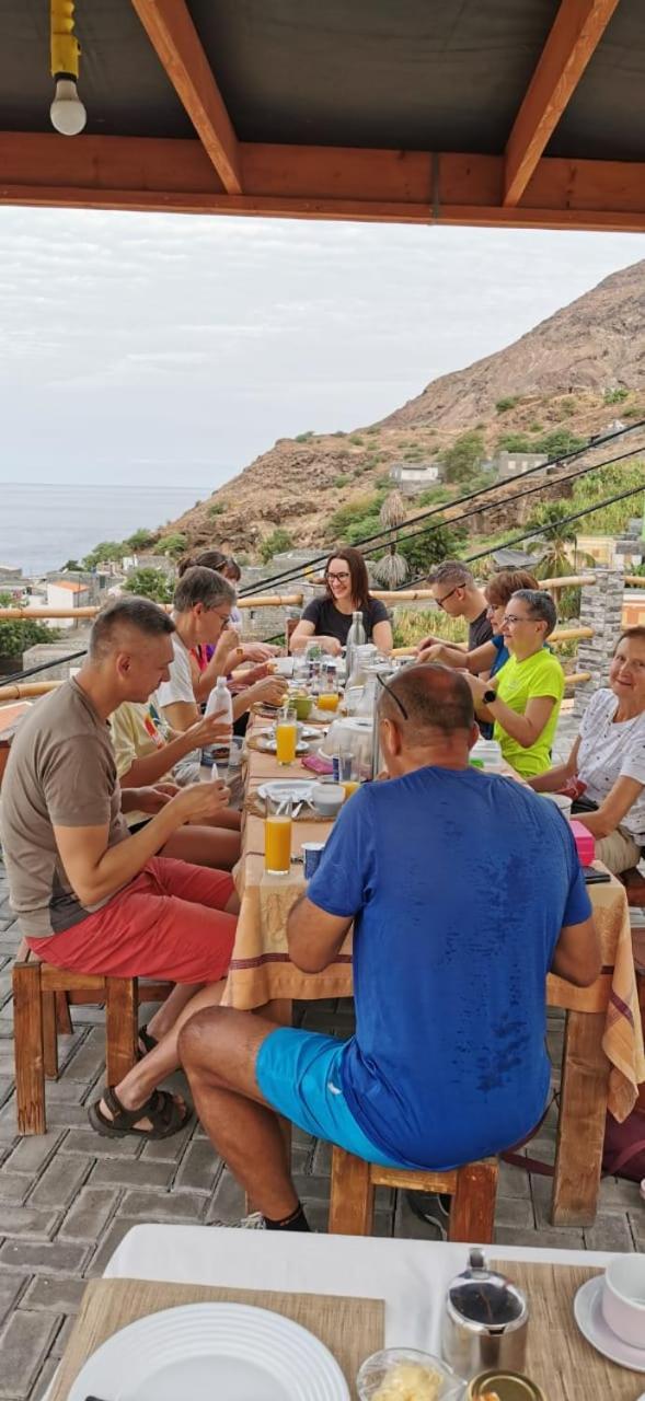 Bed and Breakfast Kaza Ladera Seladinha Exterior foto
